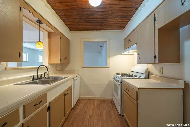 325 MARYLAND ST San Antonio, TX 78203
