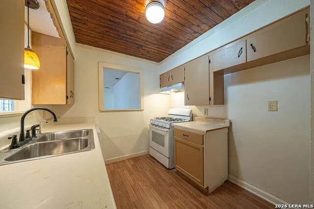325 MARYLAND ST San Antonio, TX 78203