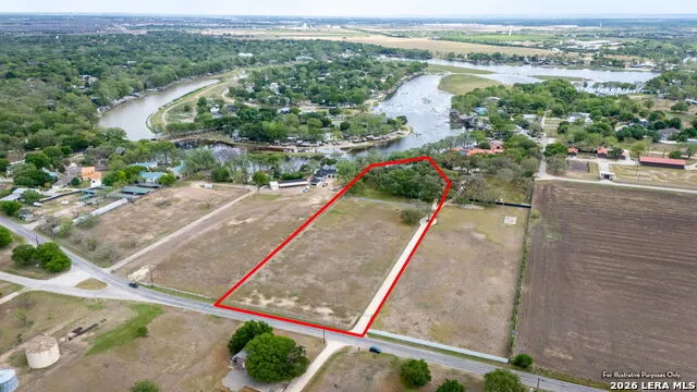 425 TERMINAL LOOP RD McQueeney, TX 78123