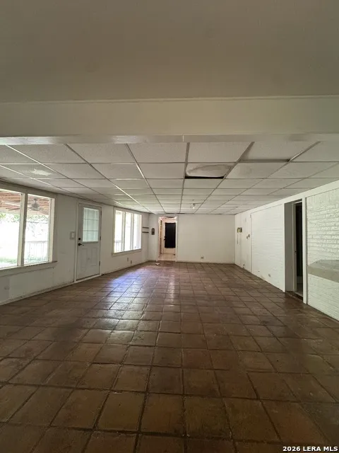 2406 BON AIRE AVE Victoria, TX 77901