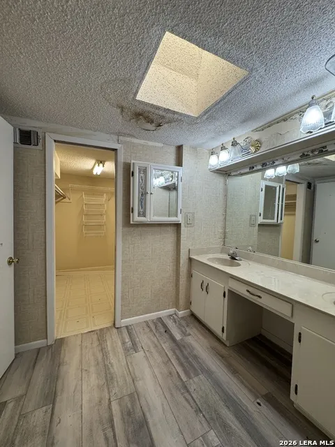 2406 BON AIRE AVE Victoria, TX 77901