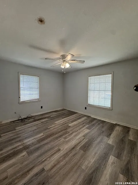 2406 BON AIRE AVE Victoria, TX 77901