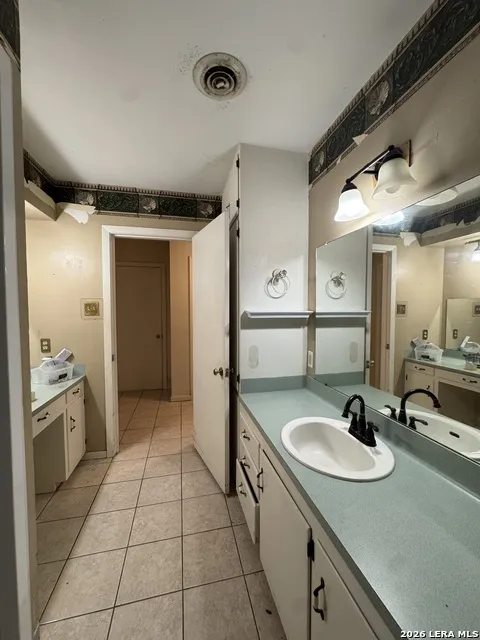 2406 BON AIRE AVE Victoria, TX 77901