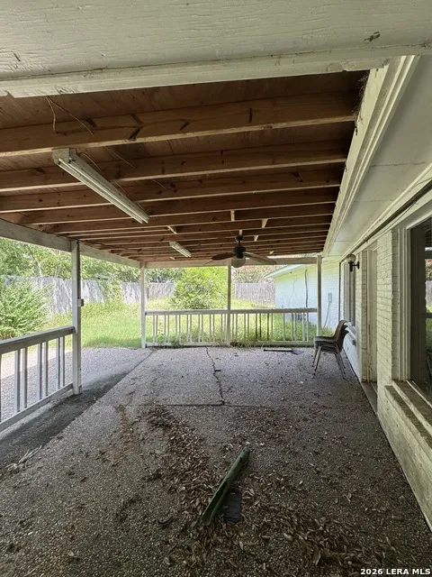 2406 BON AIRE AVE Victoria, TX 77901
