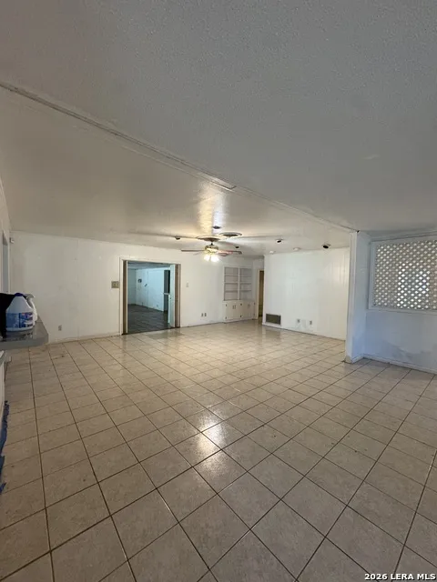 2406 BON AIRE AVE Victoria, TX 77901