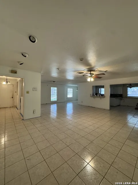 2406 BON AIRE AVE Victoria, TX 77901