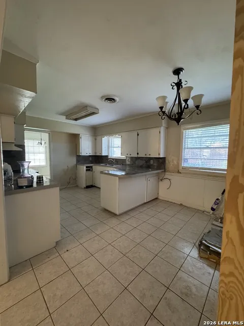 2406 BON AIRE AVE Victoria, TX 77901