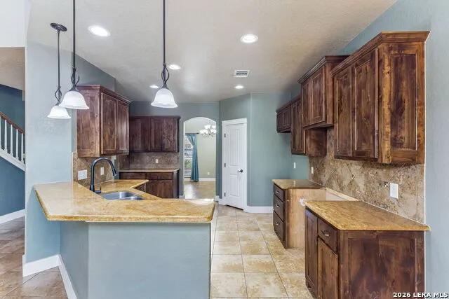 1627 STONE HVN Pleasanton, TX 78064
