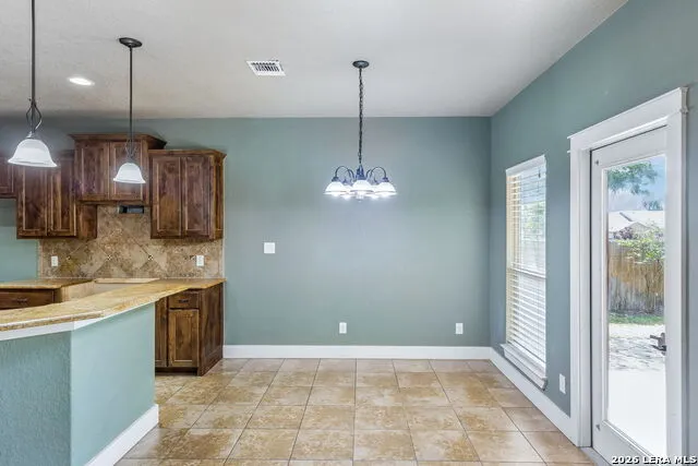 1627 STONE HVN Pleasanton, TX 78064