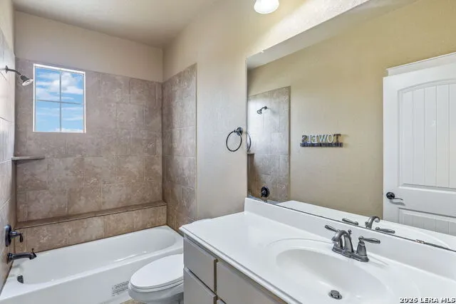 1627 STONE HVN Pleasanton, TX 78064