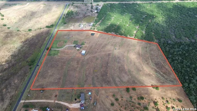 3084 CR 328 Jourdanton, TX 78026
