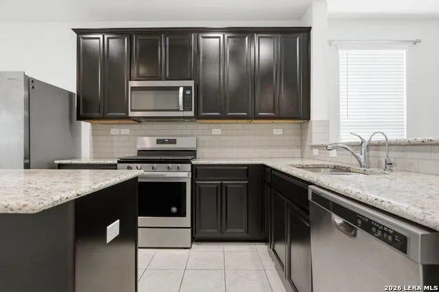 6045 GRAYSON CLF Schertz, TX 78108