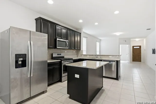 6045 GRAYSON CLF Schertz, TX 78108