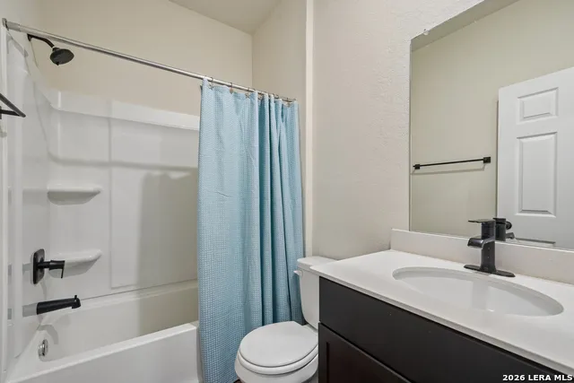 4037 SUN MEADOW LN Seguin, TX 78155