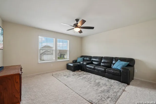 4037 SUN MEADOW LN Seguin, TX 78155