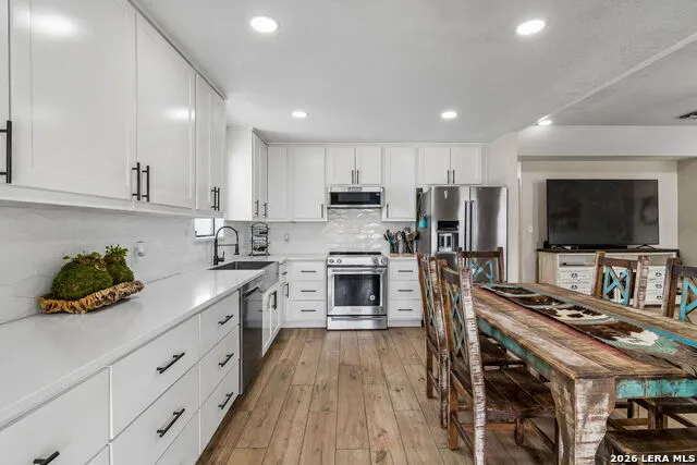307 Broken Arrow Floresville, TX 78114
