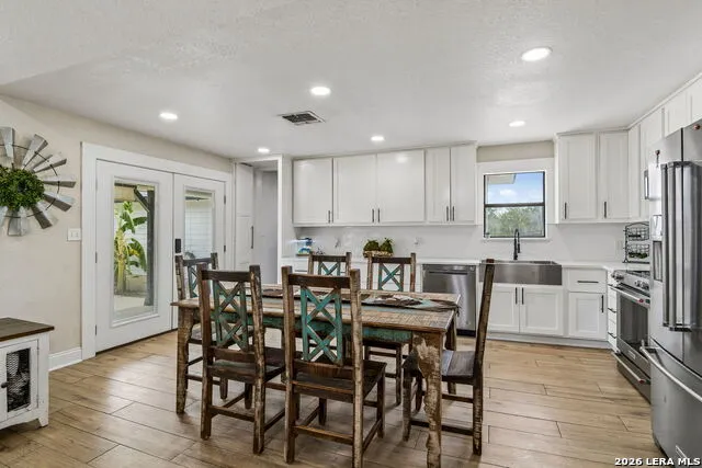 307 Broken Arrow Floresville, TX 78114