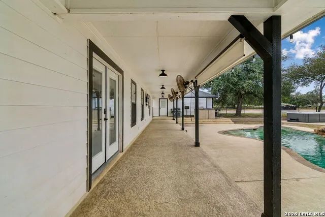 307 Broken Arrow Floresville, TX 78114