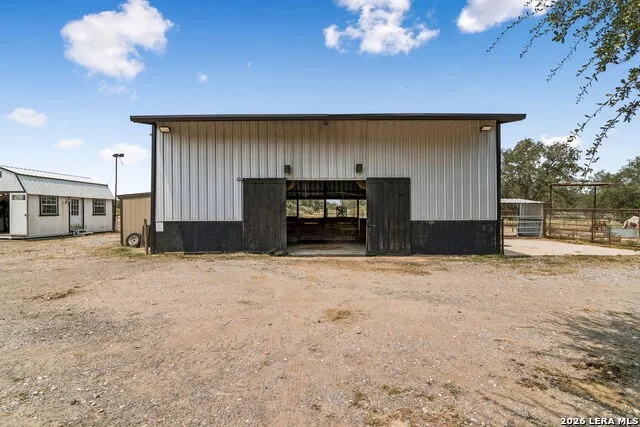 307 Broken Arrow Floresville, TX 78114