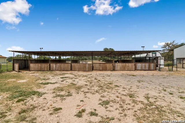 307 Broken Arrow Floresville, TX 78114