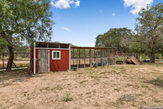 307 Broken Arrow Floresville, TX 78114