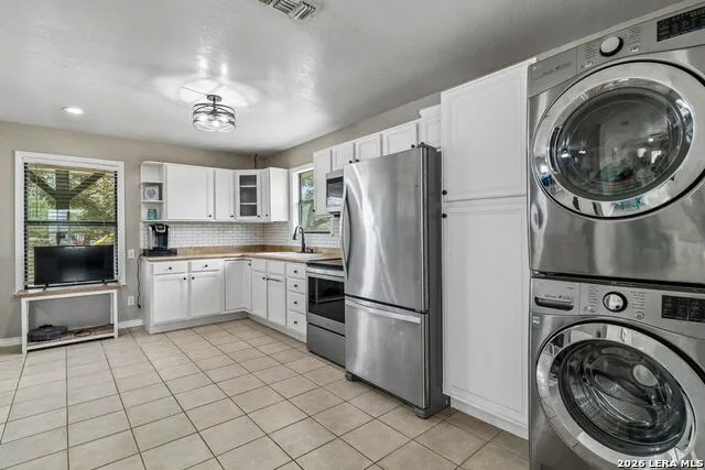 307 Broken Arrow Floresville, TX 78114