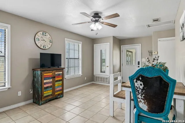 307 Broken Arrow Floresville, TX 78114