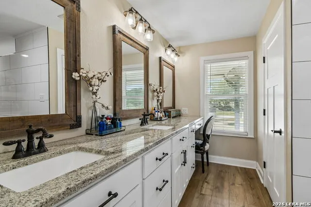 307 Broken Arrow Floresville, TX 78114