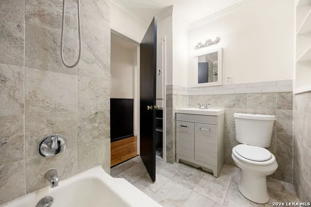 631 STOREYWOOD DR San Antonio, TX 78213