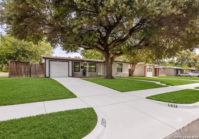 631 STOREYWOOD DR San Antonio, TX 78213