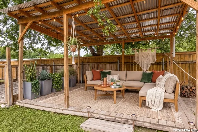 631 STOREYWOOD DR San Antonio, TX 78213