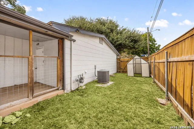 631 STOREYWOOD DR San Antonio, TX 78213