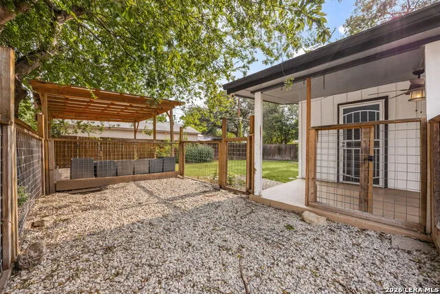 631 STOREYWOOD DR San Antonio, TX 78213