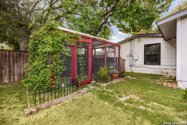 631 STOREYWOOD DR San Antonio, TX 78213