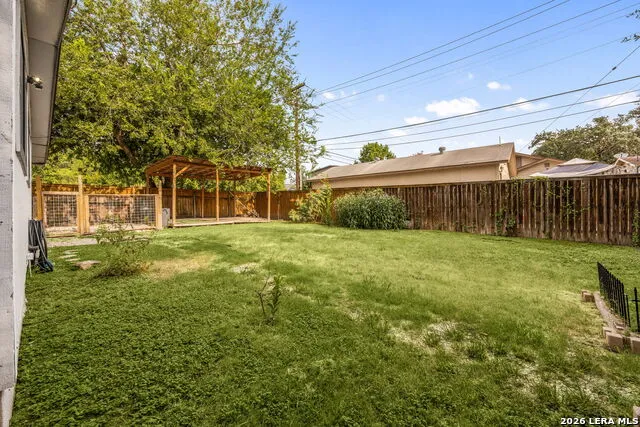 631 STOREYWOOD DR San Antonio, TX 78213
