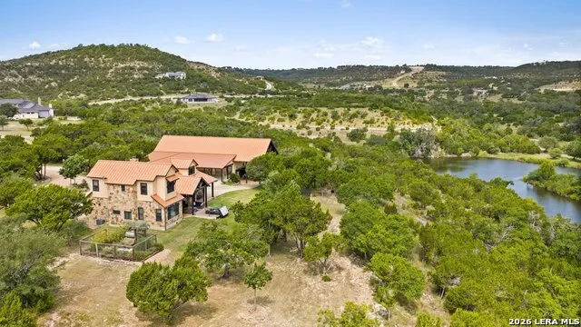 241 E LYNX CV Blanco, TX 78606