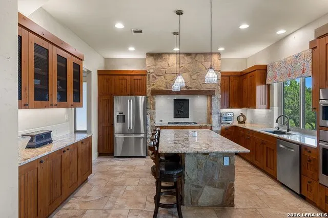 241 E LYNX CV Blanco, TX 78606