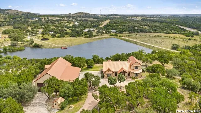 241 E LYNX CV Blanco, TX 78606