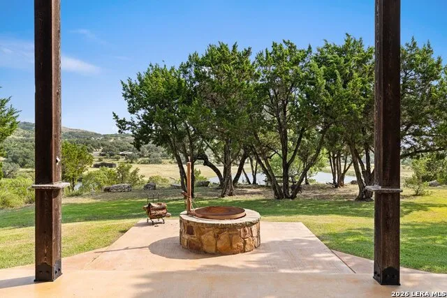 241 E LYNX CV Blanco, TX 78606