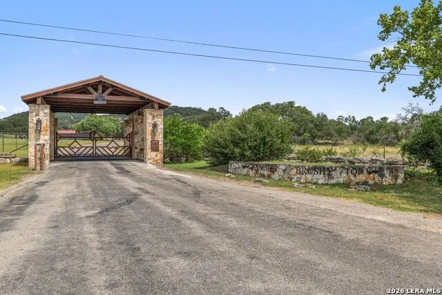 241 E LYNX CV Blanco, TX 78606