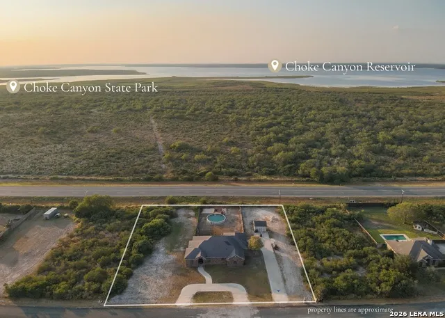 146 LAKEVIEW TRCE Three Rivers, TX 78071