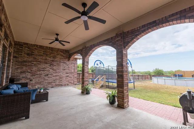 146 LAKEVIEW TRCE Three Rivers, TX 78071