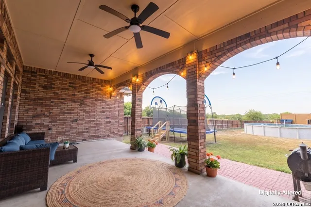 146 LAKEVIEW TRCE Three Rivers, TX 78071