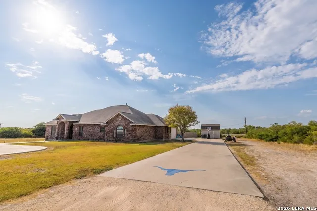 146 LAKEVIEW TRCE Three Rivers, TX 78071