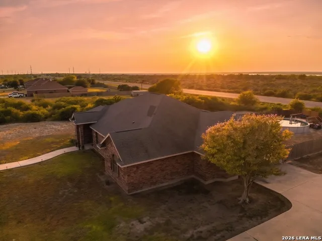 146 LAKEVIEW TRCE Three Rivers, TX 78071