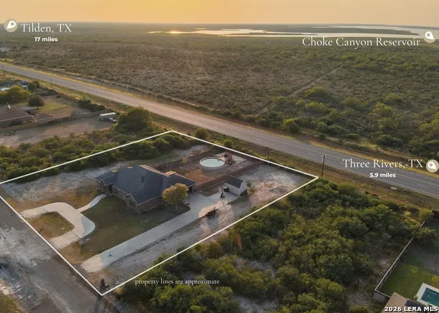 146 LAKEVIEW TRCE Three Rivers, TX 78071