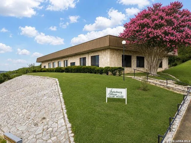 1237 Victory Lane Kerrville, TX 78028