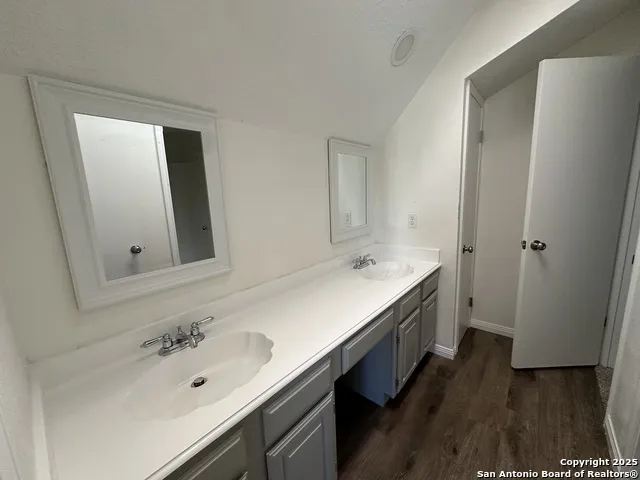2616 El Camino Dr Bay City, TX 77414