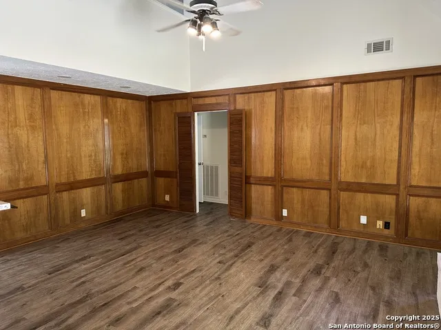 2616 El Camino Dr Bay City, TX 77414