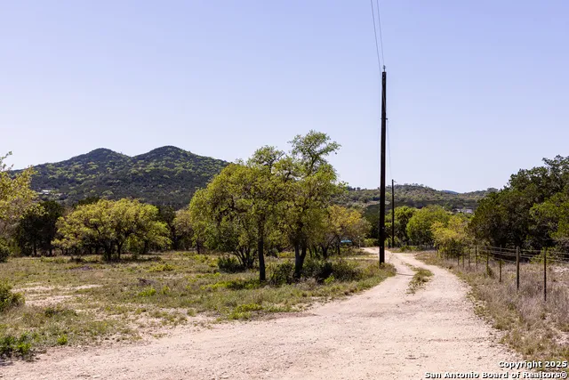 816 Cornelius Road Utopia, TX 78884